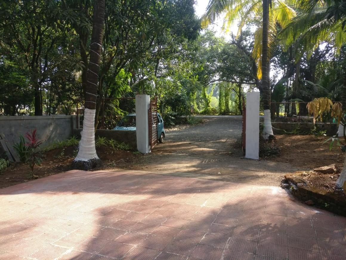 Krushna Kunj Holiday Home Alībāg Exterior foto